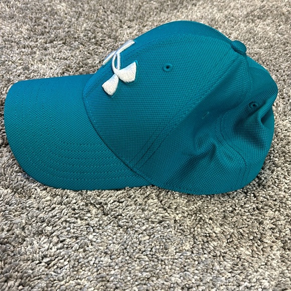 NWOT Under Armour Blitzing Hat Size Medium - Picture 2 of 7